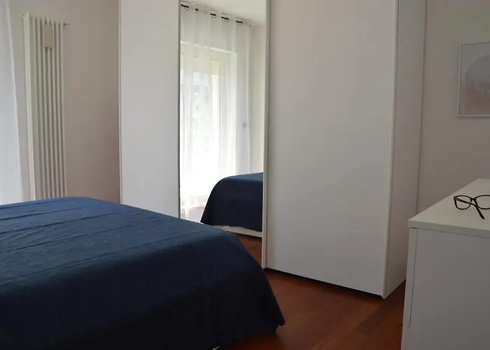 Miramare 3 Con Servizio Апартаменты *