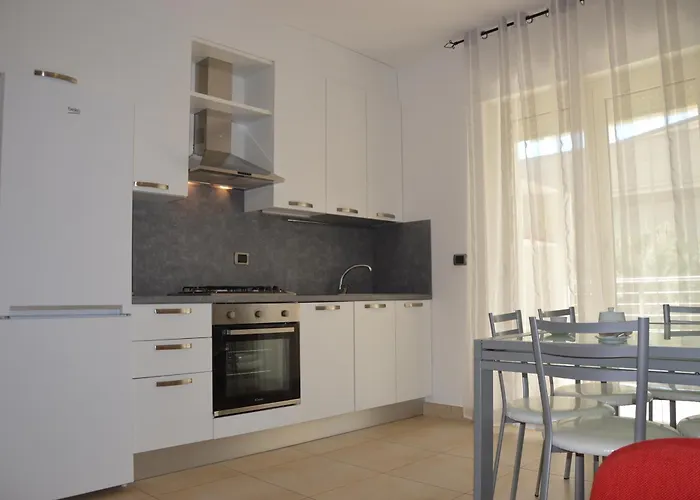 アパート Miramare 3 Con Servizio ロゼート・デッリ・アブルッツィ