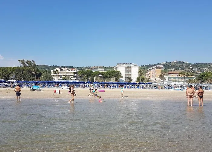 Miramare 3 Con Servizio * ロゼート・デッリ・アブルッツィ