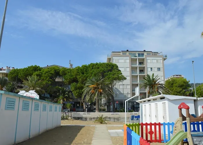 Miramare 3 Con Servizio アパート *